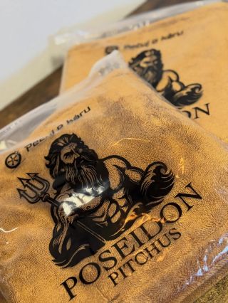Přátelé, je to tady 🚀 Dneska nám dorazila várka slíbenejch sušicích ručníků Poseidon Pitchus, na kterej jste pomalu začli...